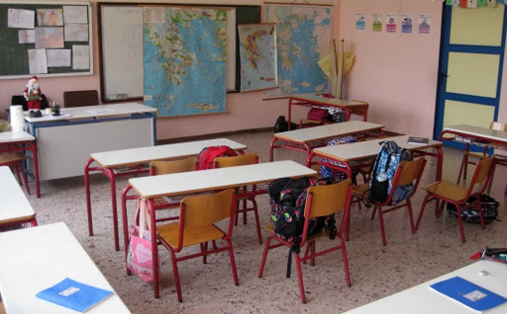 Read more about the article Σχολεία: Ανοίγουν στις 12 Απριλίου – Πελώνη: «Με self test»