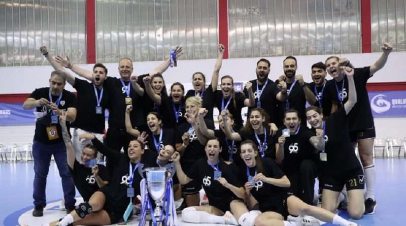 Χάντμπολ γυναικών: Η ομάδα του ΠΑΟΚ κατέκτησε το κύπελλο στον τελικό με την Βέροια, που το πάλεψε κυρίως στο πρώτο ημίχρονο, αν και στο δεύτερο είχε καλές στιγμές.
