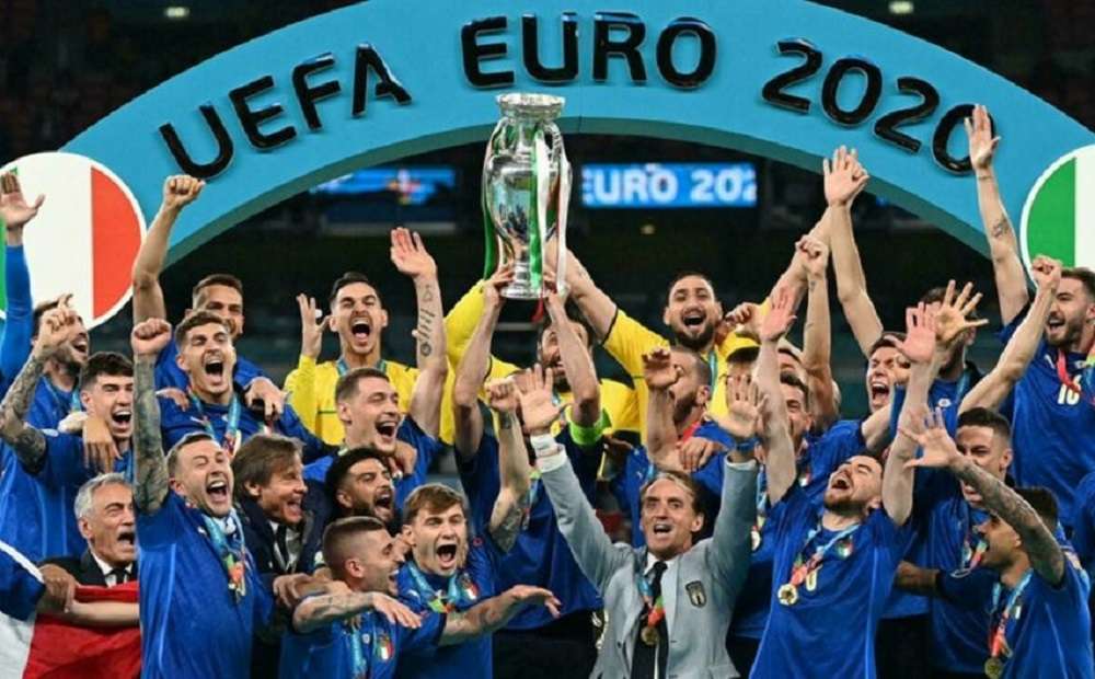 Read more about the article Euro 2020: Τρομερό βίντεο της UEFA για όσα έγιναν (vid)