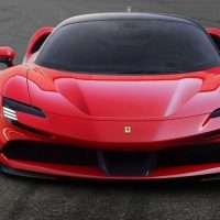 Ferrari: Ο Έλληνας ποδοσφαιριστής με το hypercar των χιλίων ίππων (vid)