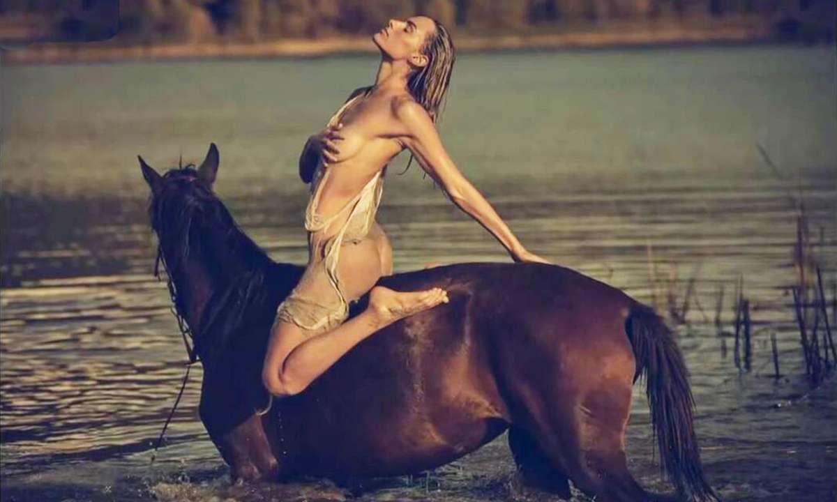 GNTM: Η Όλγα τρέλανε και τα άλογα με την πιο καυτή της φωτογράφιση