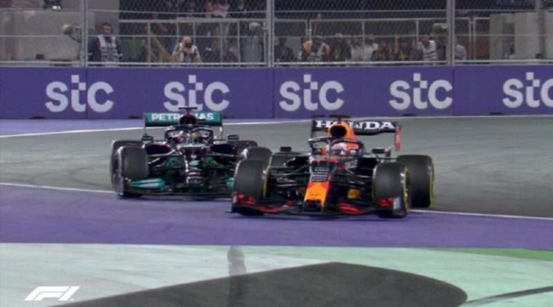 Formula 1: Χαμός έγινε στην Τζέντα της Σαουδικής Αραβίας με το προτελευταίο Grand Prix και νια τρομερή στιγμή με Φερστάπεν, Χάμιλτον μπορεί να κρίνει τον τίτλο.