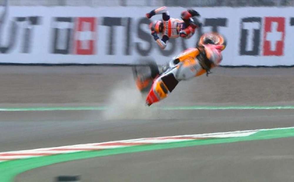 Read more about the article Moto GP: Πετάχτηκε στον αέρα ο Μάρκεθ στο Grand Prix της Ινδονησίας (vid)