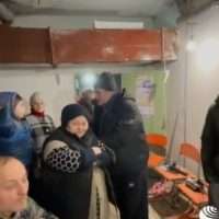 Πόλεμος στην Ουκρανία: Η ρωσική πρεσβεία στην Αθήνα δημοσίευσε βίντεο ομογενών στο Σαρτανά που προκάλεσε αντιδράσεις (vid)
