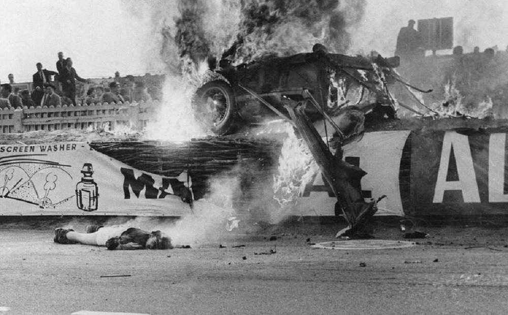 Read more about the article Λε Μαν 1955: Αυτή είναι η μεγαλύτερη τραγωδία σε αγώνα αυτοκινήτων (vid)
