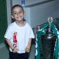 Κύπρος: Συγκίνηση και δύναμη για τον μικρό φίλο της Ομόνοιας, Ηρακλή, που βγήκε νικητής από τη μάχη με τον καρκίνο (vid)
