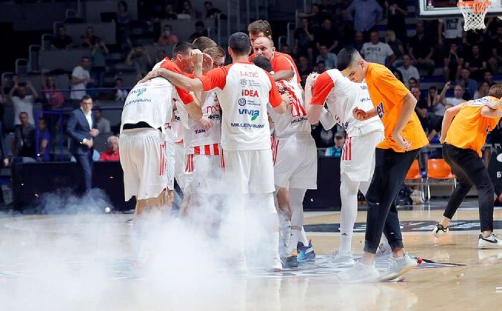 Read more about the article ABA LEAGUE: Απίστευτη ατμόσφαιρα και επεισόδια στο Παρτιζάν – Ερυθρός Αστέρας – Χτύπησαν διαιτητή (vids)