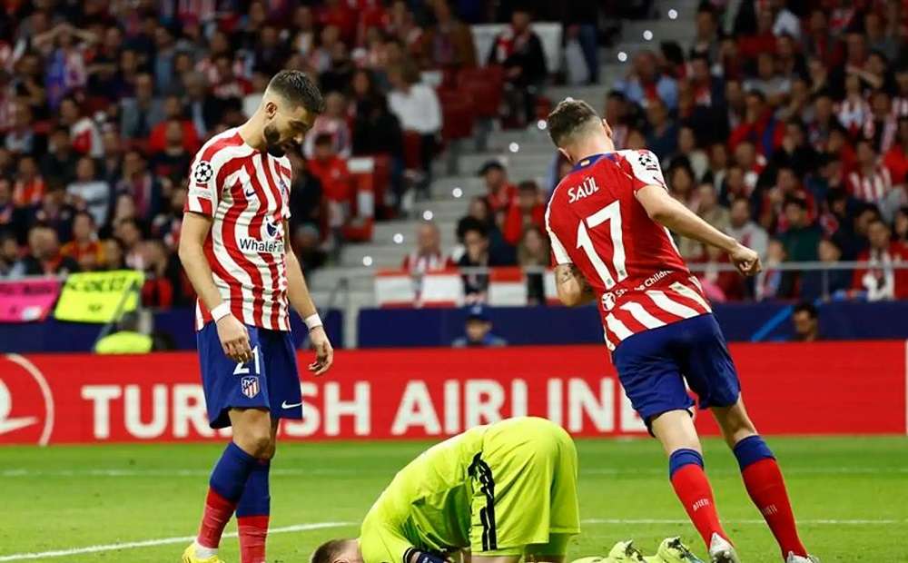 Read more about the article Champions League: Η απογοήτευση των φίλων της Ατλέτικο Μαδρίτης, η ασυνεννοησία της Μαρσέιγ και οι προκρίσεις στους «16» (vids)