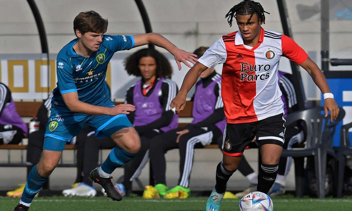 Read more about the article Ολλανδία: Γκολ με τη… σέντρα! – Viral έγινε το γκολ που σημείωσε η ομάδα νέων της Φέγενορντ μετά από μόλις οκτώ δευτερόλεπτα! (vids)