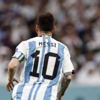 Μουντιάλ 2022: Ο Μέσι ισοφάρισε τον Μαραντόνα στην Αργεντινή (vid)