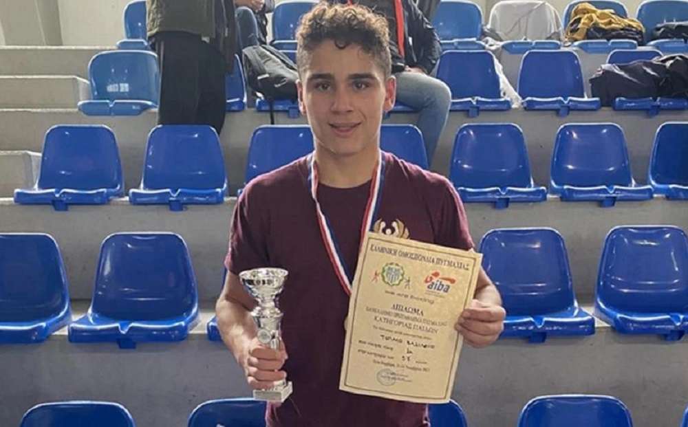 Read more about the article Πέθανε ο Βασίλης Τόπαλος – Θρήνος για τον 16χρονο πρωταθλητή Ευρώπης στην πυγμαχία