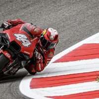 MotoGP: Σοκαριστικό το ατύχημα του Πολ Εσπαργκαρό (vid)