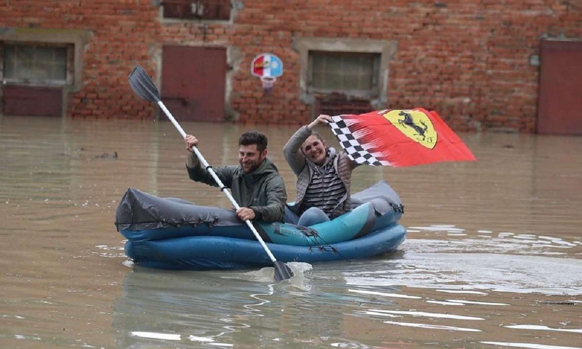 Read more about the article Formula 1: Δωρεά 1 εκατ. ευρώ με την Ferrari στις περιοχές της Ιταλίας που επλήγησαν από τις φονικές πλημμύρες (vid)