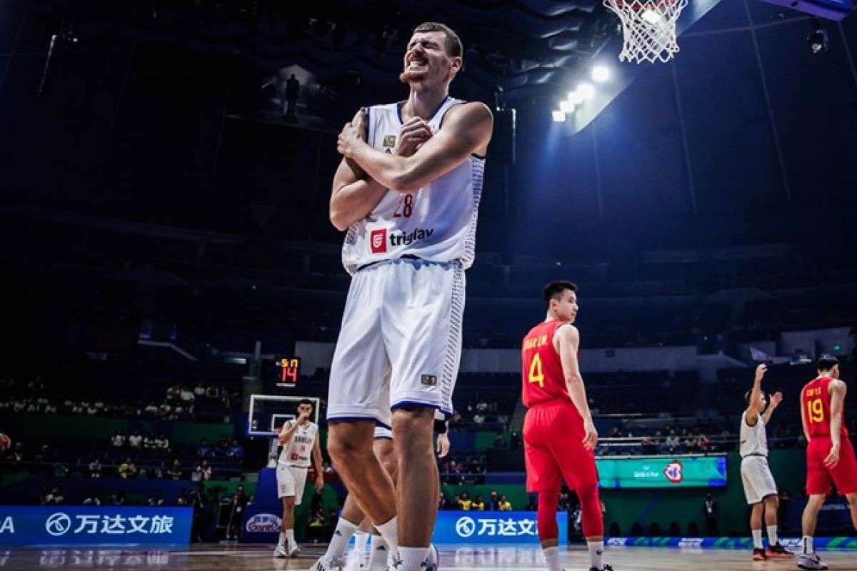 Read more about the article Mundobasket 2023: Η Σερβία χάνει τον Σίμανιτς κι αυτός το νεφρό του