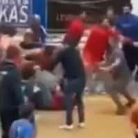 Ναύπλιο: Ξύλο με εισβολή φιλάθλων στο παρκέ σε ερασιτεχνικό αγώνα μπάσκετ (vid)