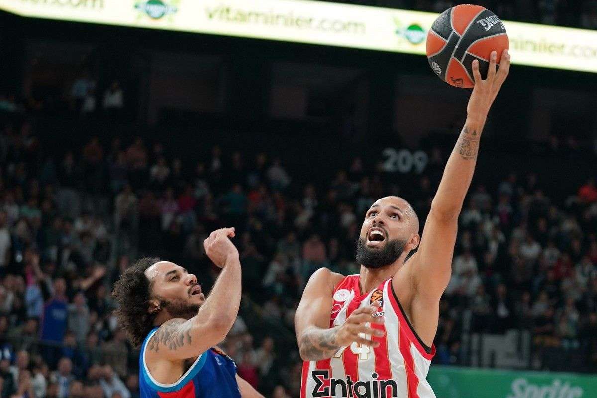 Read more about the article Euroleague: Πνίγηκε στα λάθη του ο Ολυμπιακός στην Πόλη