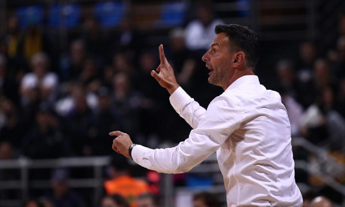 You are currently viewing Μίλιτσιτς: «Είδα… δύο ομάδες σήμερα-Να αλλάξουμε τη νοοτροπία και να κερδίσουμε τον κόσμο»