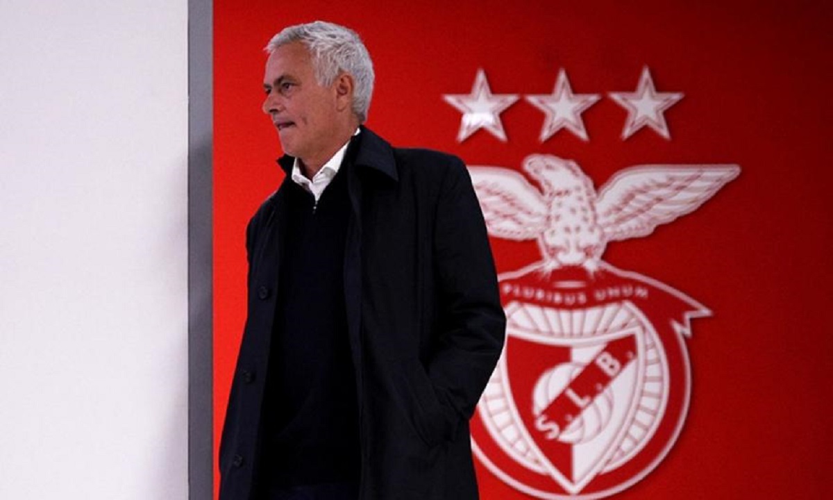 You are currently viewing Μουρίνιο για διαιτητή: «Δεν τρέφω και πολλή αγάπη γι’ αυτόν»