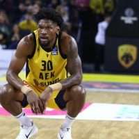 ΑΕΚ: Εκτός Σίλβα και Λεκαβίτσιους με Σολνόκι