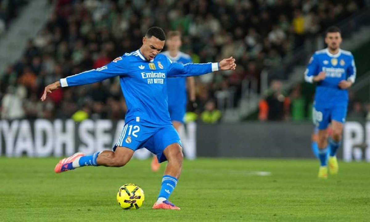 You are currently viewing Αλεξάντερ- Άρνολντ: Εκτός μέχρι τους πρώτους μήνες του 2026